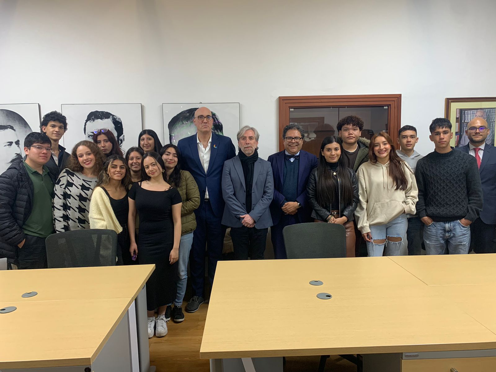 Profesor Christian Viera realizó visita académica en instituciones de Bogotá
