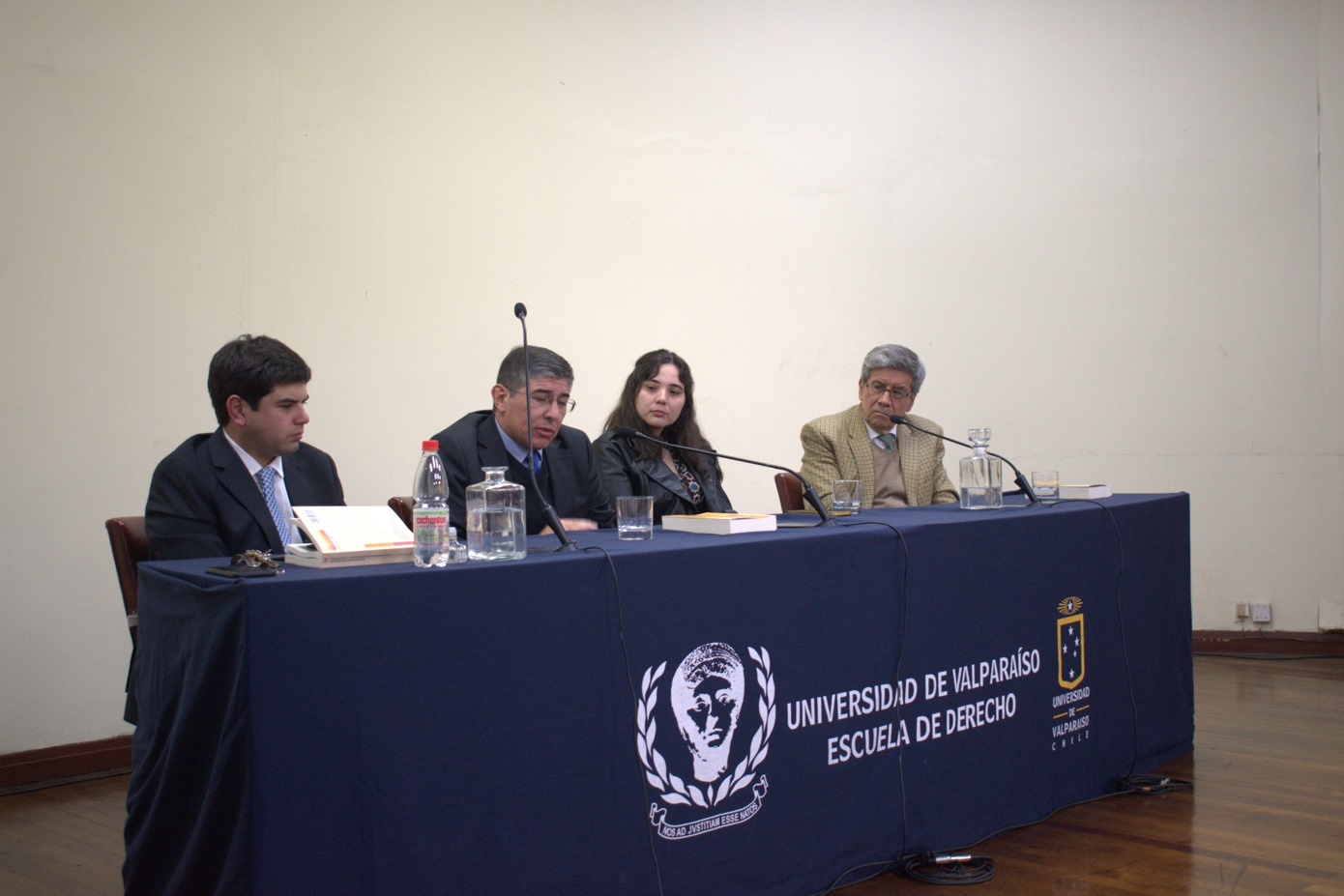 Facultad de Derecho UV albergó presentación del libro “Posibilidad y condiciones de procedencia de la legítima defensa sucesiva”