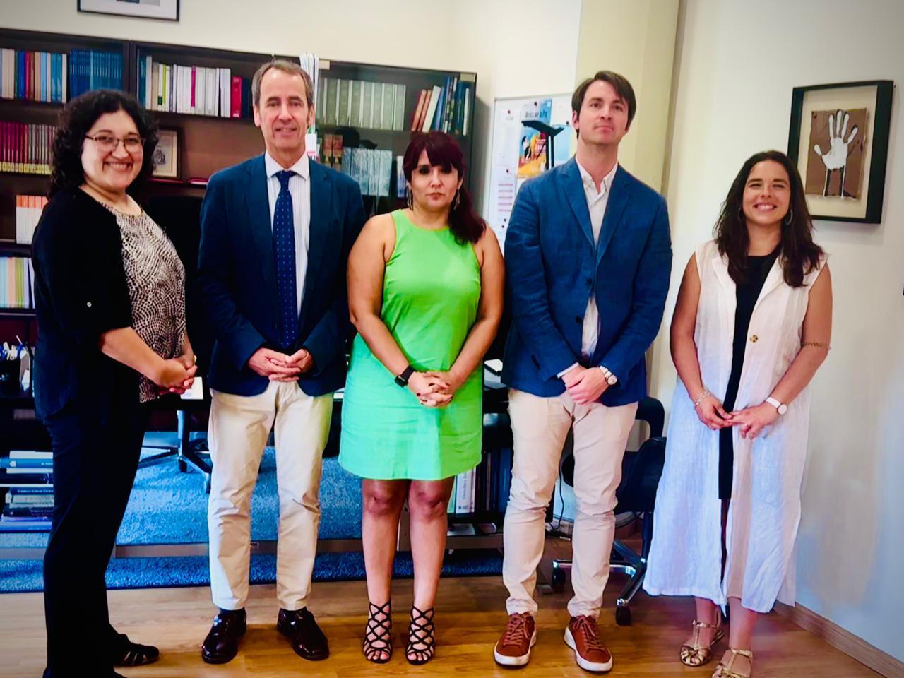 Directora Inés Robles y profesora Cristina Bonifaz participan en XV Encuentro Anual de la Asociación Sui Iuris en Portugal y visitan universidades en España para conocer el sistema educativo