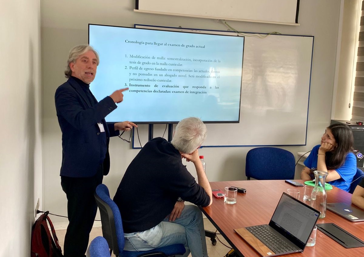 Profesor Christian Viera expone en IV Congreso Chileno de Derecho y Sociedad