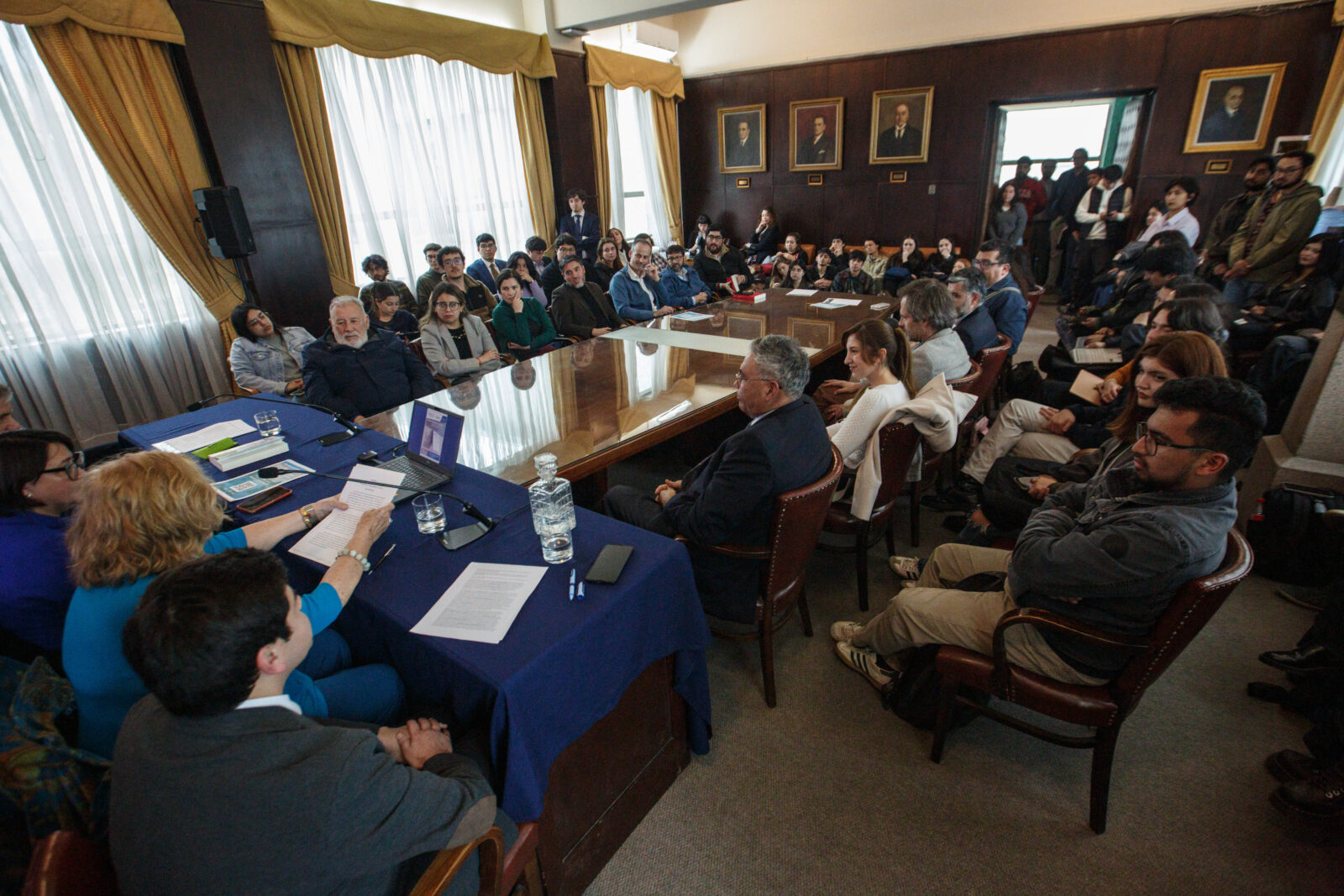 Con seminario sobre la intervención delictiva e imprudencia se presentó el libro “Coautoría en el injusto imprudente” de profesor Diego González