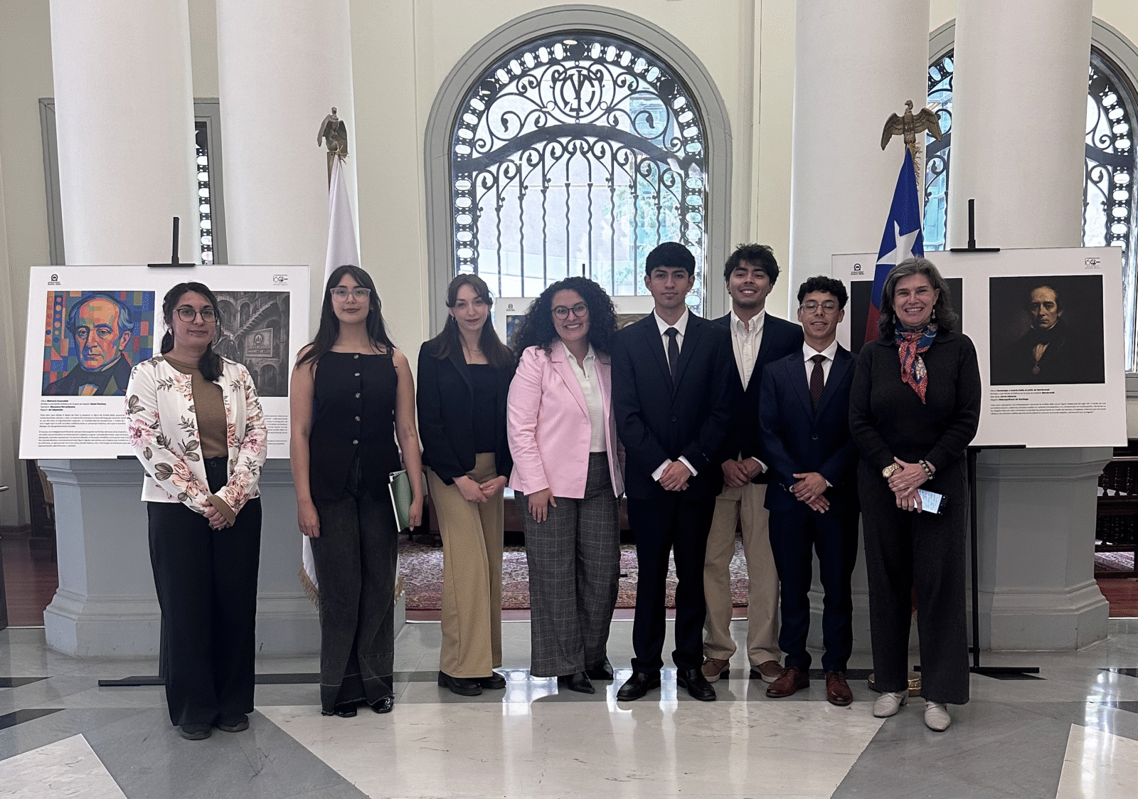 Integrantes del Modelo de Naciones Unidas de la Universidad de Valparaíso visitan la Academia Diplomática de Chile