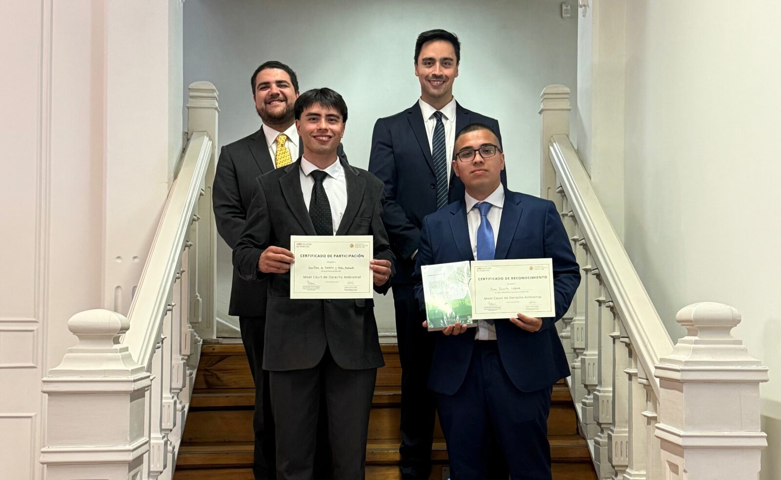 Semillero de Derecho y Medio Ambiente de la UV destaca en Primer Moot Court de Derecho Ambiental: segundo lugar como equipo y mejor litigante del certamen